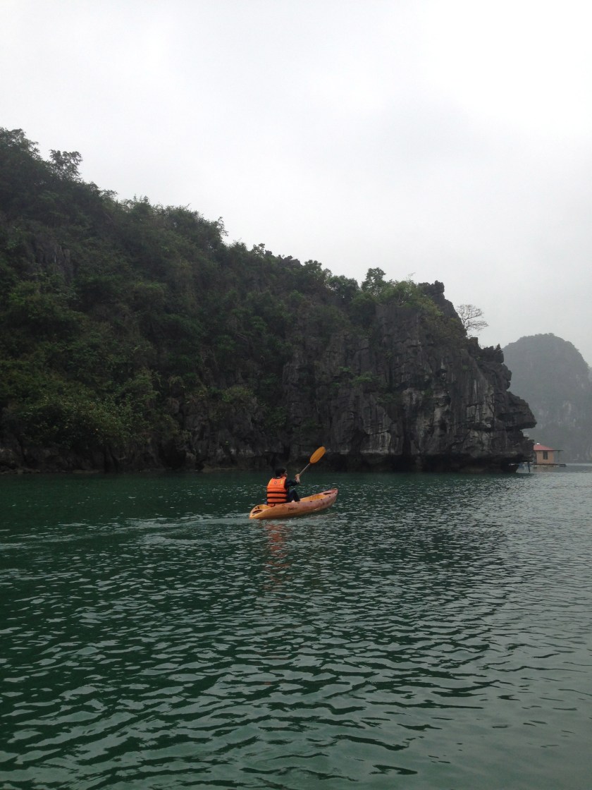 Kayaking Halong bay