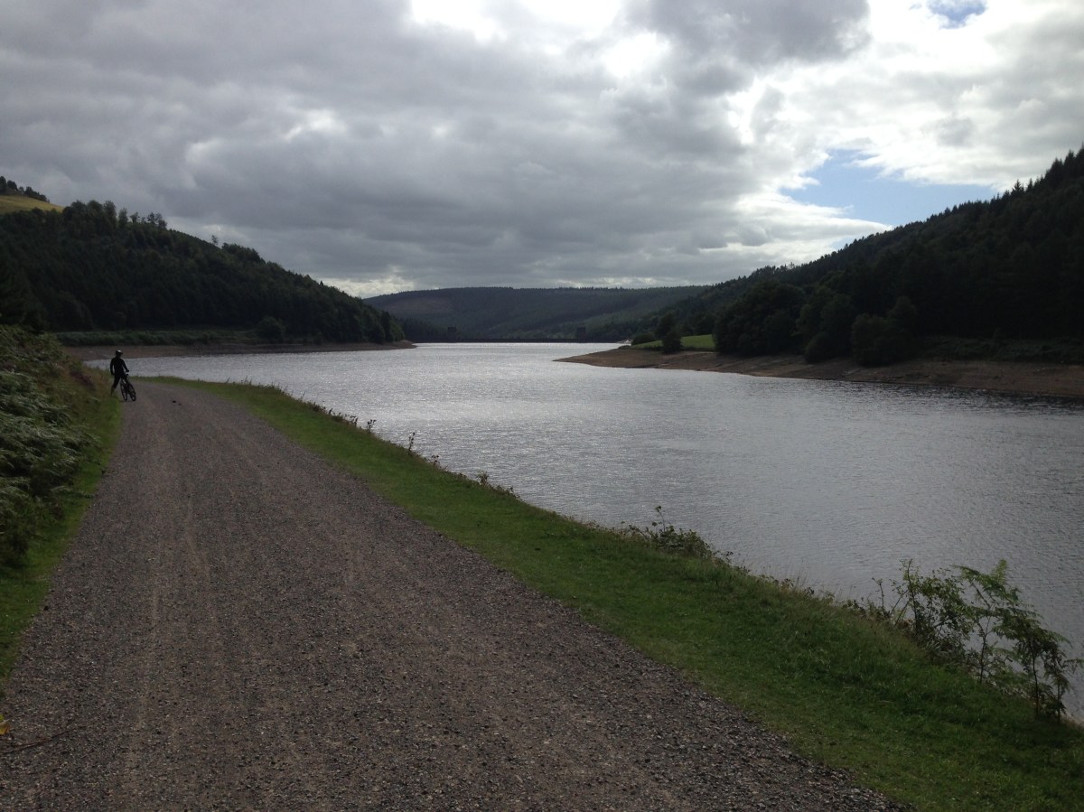 Around Lady Bower reservoir in 2&nbsp;hours