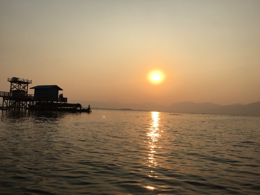 inle lake sunset