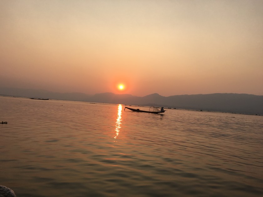inle lake sunset