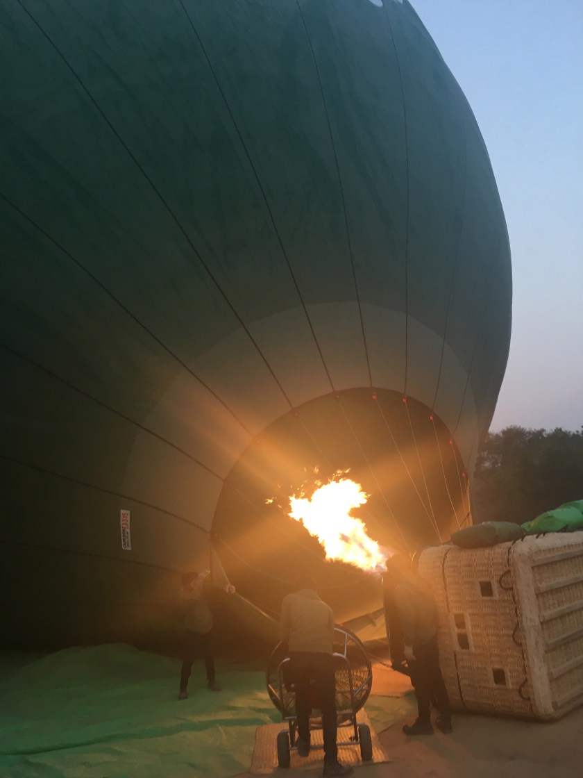 hot air balloon ride myanmar