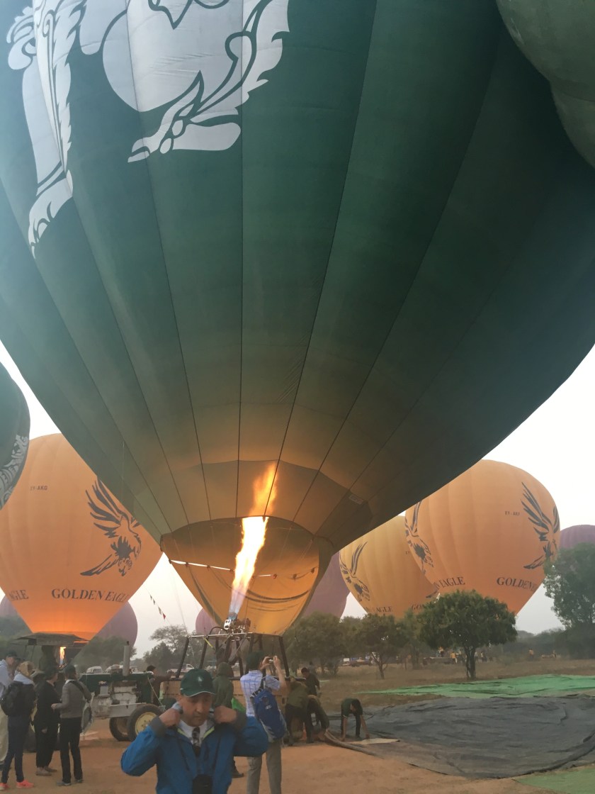 hot air balloon ride myanmar