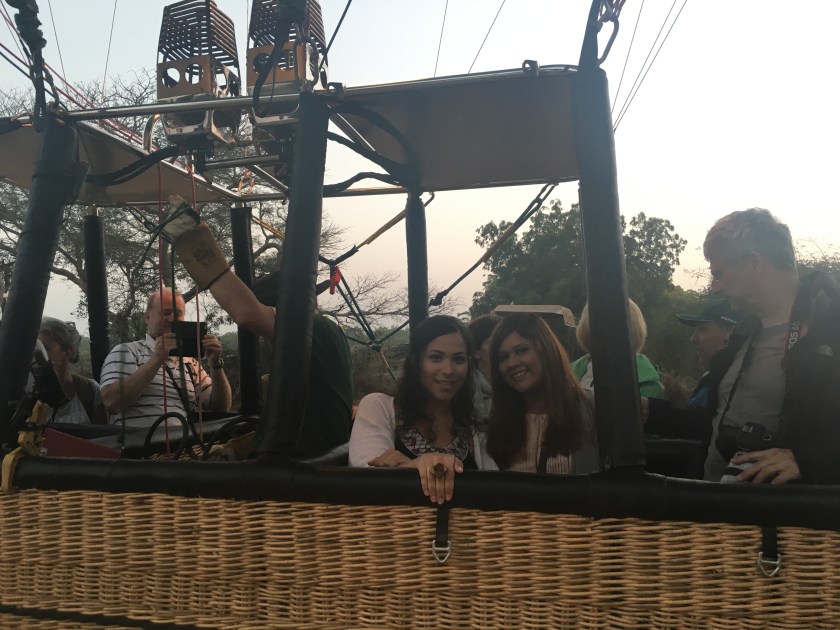 hot air balloon bagan